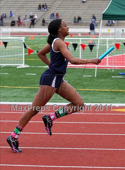 Thumbnail 1 in 2011 Santa Barbara Easter Relays photogallery.