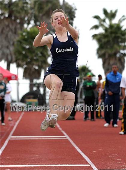 Thumbnail 2 in 2011 Santa Barbara Easter Relays photogallery.