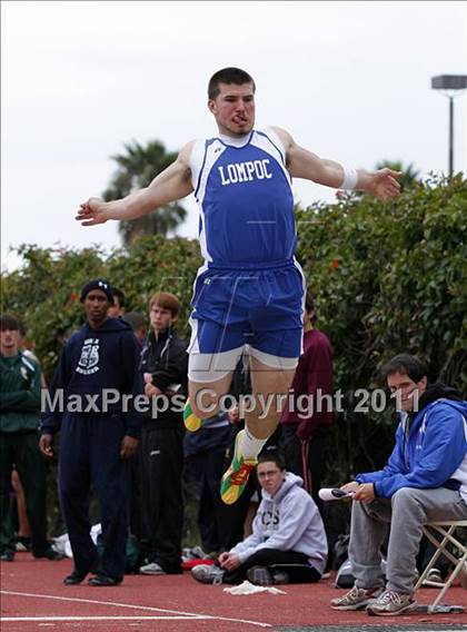 Thumbnail 3 in 2011 Santa Barbara Easter Relays photogallery.