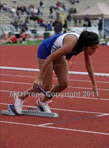 Thumbnail 2 in 2011 Santa Barbara Easter Relays photogallery.