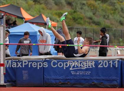 Thumbnail 1 in 2011 Santa Barbara Easter Relays photogallery.