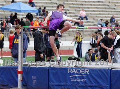 Thumbnail 1 in 2011 Santa Barbara Easter Relays photogallery.