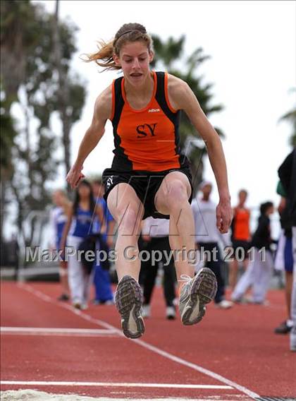 Thumbnail 1 in 2011 Santa Barbara Easter Relays photogallery.