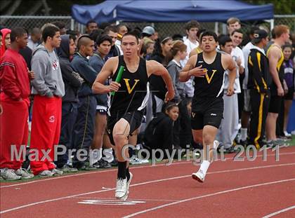 Thumbnail 1 in 2011 Santa Barbara Easter Relays photogallery.