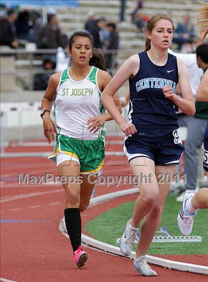 Thumbnail 2 in 2011 Santa Barbara Easter Relays photogallery.