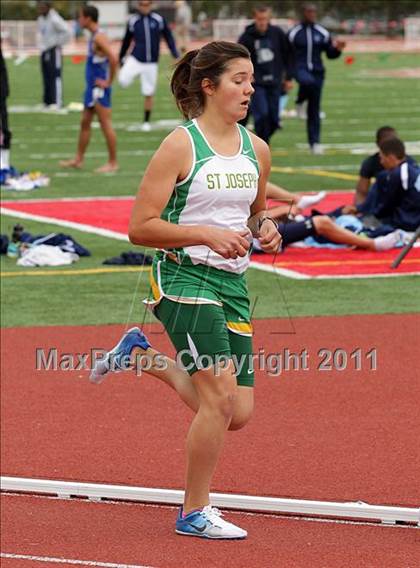 Thumbnail 1 in 2011 Santa Barbara Easter Relays photogallery.