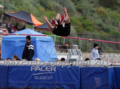 Thumbnail 2 in 2011 Santa Barbara Easter Relays photogallery.