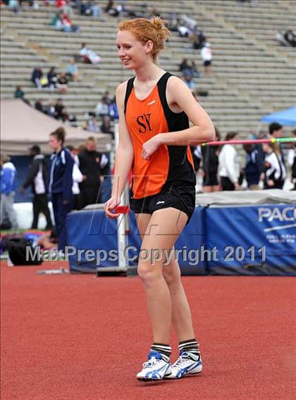 Thumbnail 2 in 2011 Santa Barbara Easter Relays photogallery.