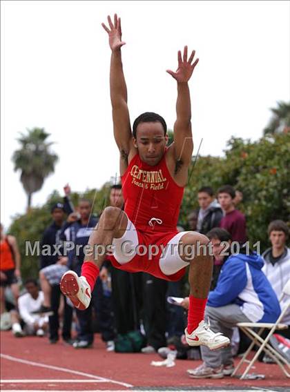 Thumbnail 2 in 2011 Santa Barbara Easter Relays photogallery.