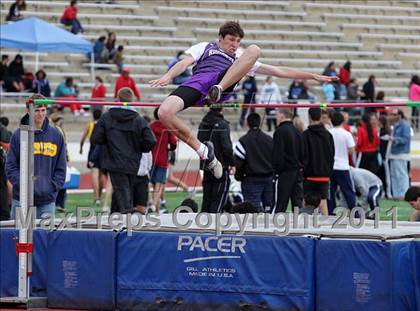 Thumbnail 1 in 2011 Santa Barbara Easter Relays photogallery.