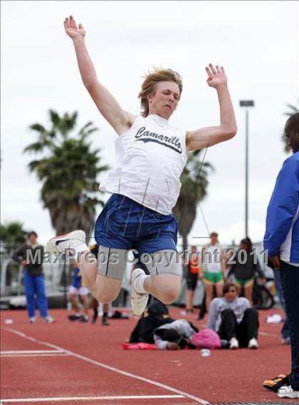 Thumbnail 1 in 2011 Santa Barbara Easter Relays photogallery.