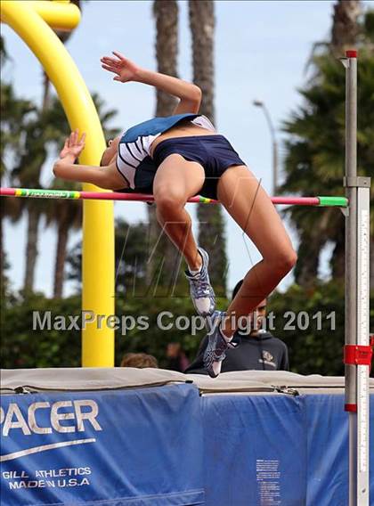 Thumbnail 3 in 2011 Santa Barbara Easter Relays photogallery.