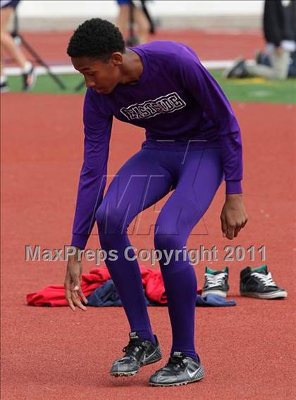 Thumbnail 1 in 2011 Santa Barbara Easter Relays photogallery.