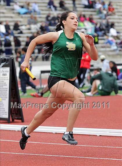 Thumbnail 1 in 2011 Santa Barbara Easter Relays photogallery.