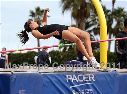 Thumbnail 2 in 2011 Santa Barbara Easter Relays photogallery.