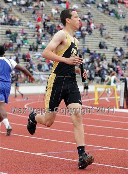 Thumbnail 2 in 2011 Santa Barbara Easter Relays photogallery.