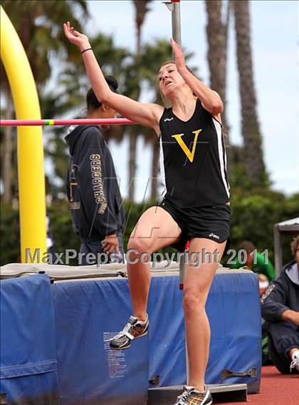 Thumbnail 3 in 2011 Santa Barbara Easter Relays photogallery.