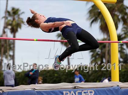 Thumbnail 2 in 2011 Santa Barbara Easter Relays photogallery.