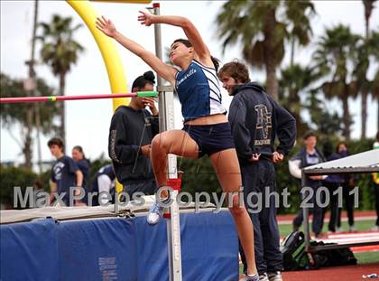 Thumbnail 3 in 2011 Santa Barbara Easter Relays photogallery.