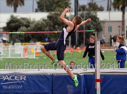 Thumbnail 2 in 2011 Santa Barbara Easter Relays photogallery.