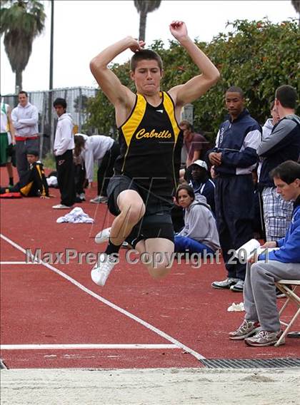 Thumbnail 1 in 2011 Santa Barbara Easter Relays photogallery.