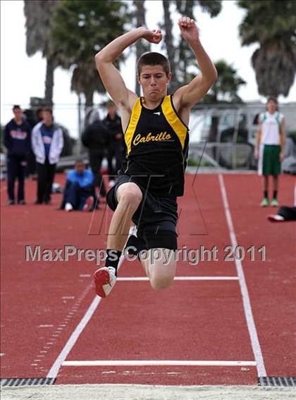Thumbnail 2 in 2011 Santa Barbara Easter Relays photogallery.