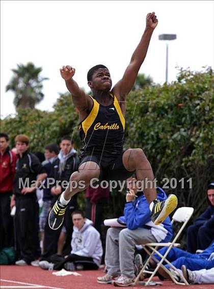 Thumbnail 2 in 2011 Santa Barbara Easter Relays photogallery.