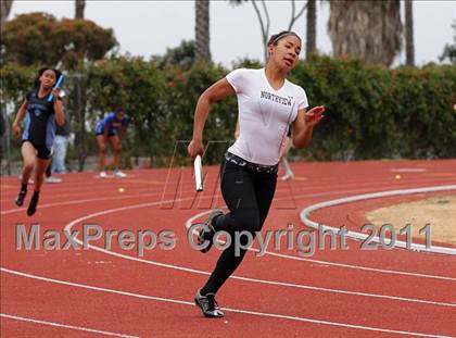 Thumbnail 2 in 2011 Santa Barbara Easter Relays photogallery.