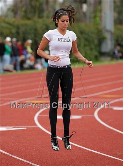 Thumbnail 2 in 2011 Santa Barbara Easter Relays photogallery.