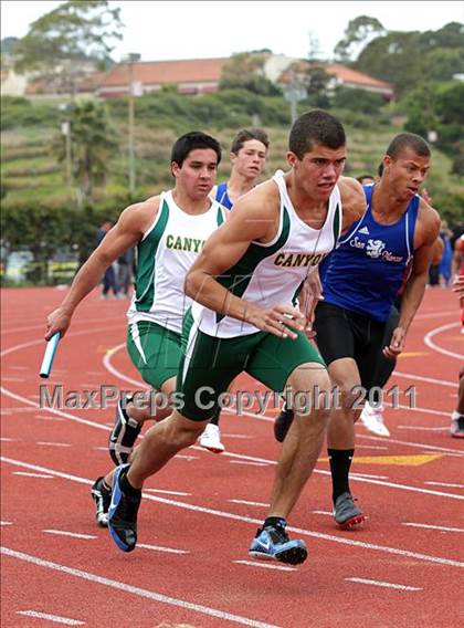 Thumbnail 3 in 2011 Santa Barbara Easter Relays photogallery.