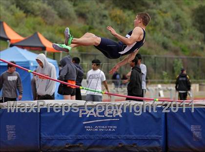 Thumbnail 3 in 2011 Santa Barbara Easter Relays photogallery.