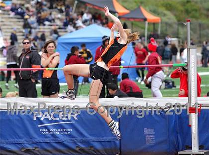 Thumbnail 2 in 2011 Santa Barbara Easter Relays photogallery.