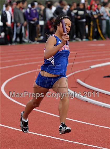 Thumbnail 2 in 2011 Santa Barbara Easter Relays photogallery.