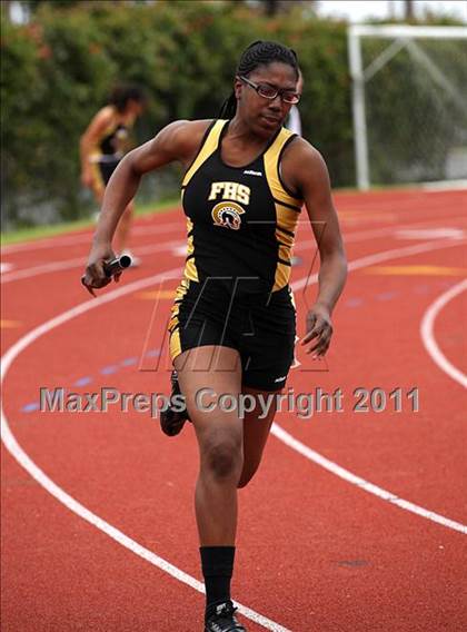 Thumbnail 2 in 2011 Santa Barbara Easter Relays photogallery.