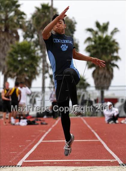 Thumbnail 3 in 2011 Santa Barbara Easter Relays photogallery.