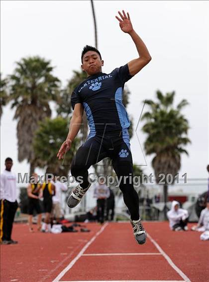Thumbnail 1 in 2011 Santa Barbara Easter Relays photogallery.