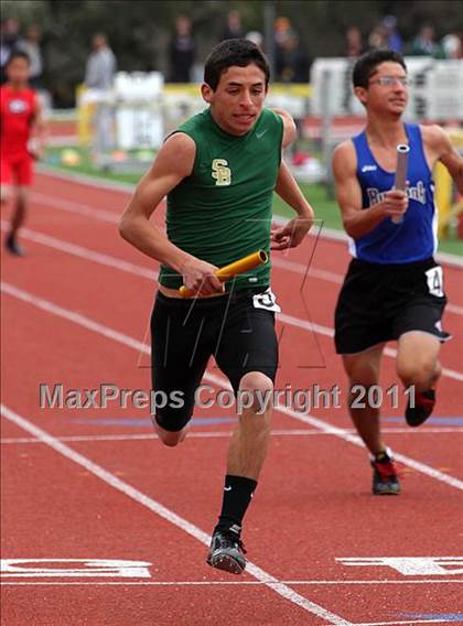 Thumbnail 1 in 2011 Santa Barbara Easter Relays photogallery.