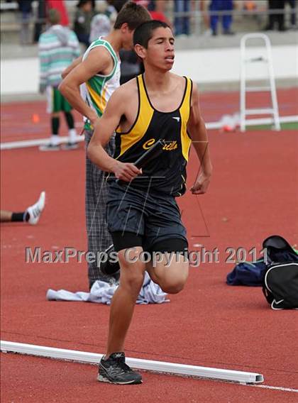 Thumbnail 2 in 2011 Santa Barbara Easter Relays photogallery.