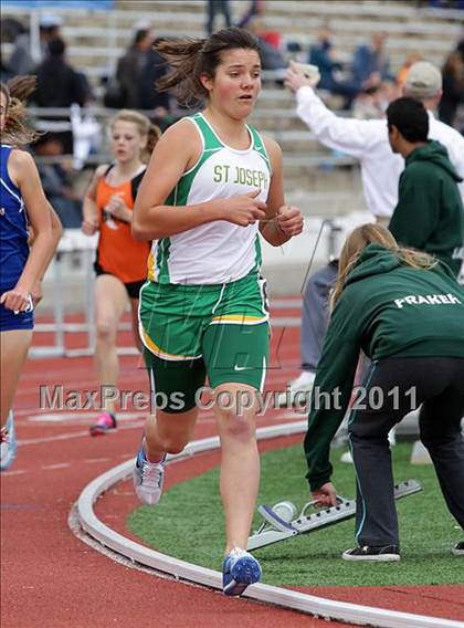 Thumbnail 3 in 2011 Santa Barbara Easter Relays photogallery.