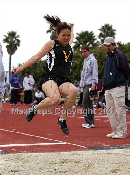 Thumbnail 1 in 2011 Santa Barbara Easter Relays photogallery.