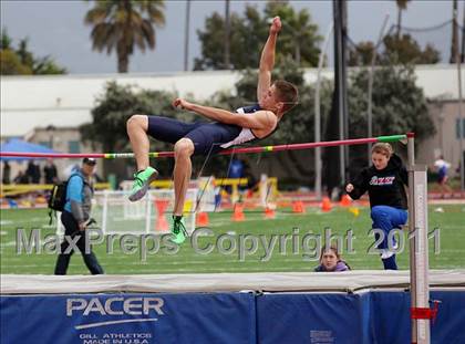 Thumbnail 3 in 2011 Santa Barbara Easter Relays photogallery.