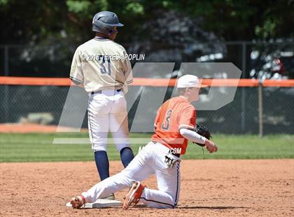 Thumbnail 1 in Spartanburg @ Mauldin (SCHSL AAAAA District 1 Playoff) photogallery.