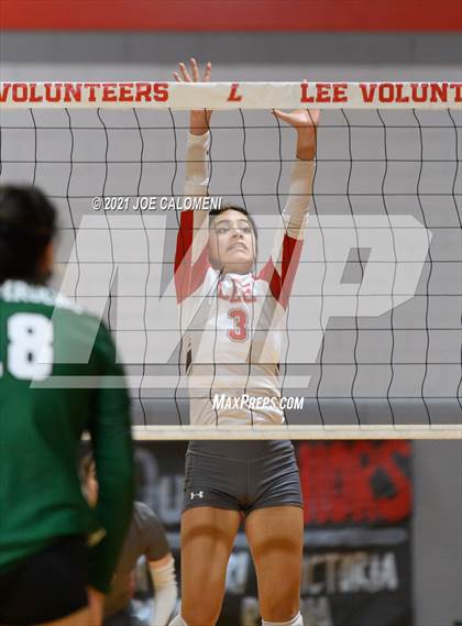 Thumbnail 1 in Incarnate Word @ Lee photogallery.