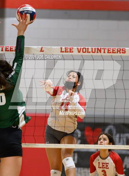 Thumbnail 3 in Incarnate Word @ Lee photogallery.
