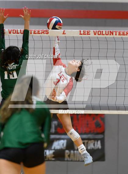 Thumbnail 3 in Incarnate Word @ Lee photogallery.