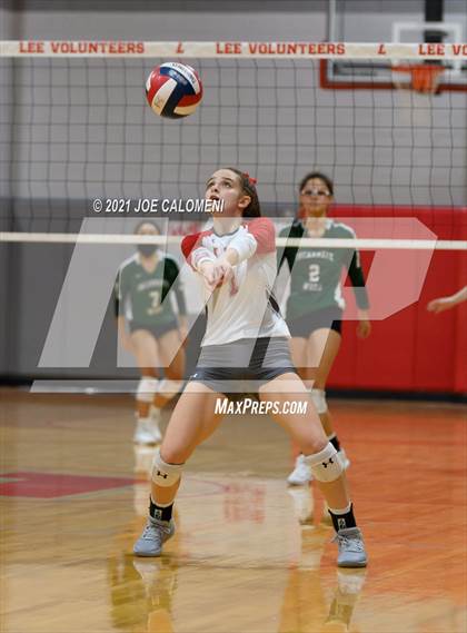 Thumbnail 3 in Incarnate Word @ Lee photogallery.