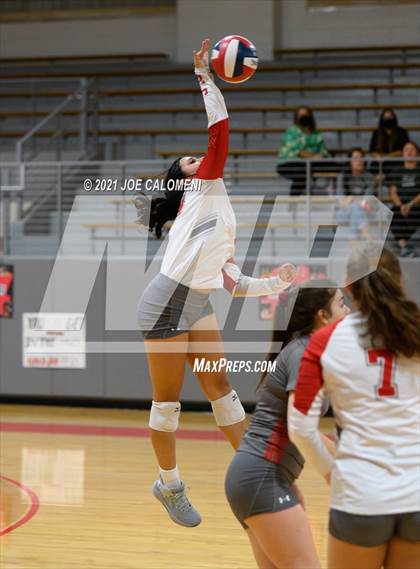 Thumbnail 3 in Incarnate Word @ Lee photogallery.