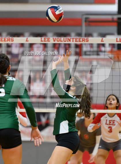 Thumbnail 3 in Incarnate Word @ Lee photogallery.