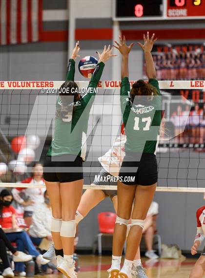 Thumbnail 3 in Incarnate Word @ Lee photogallery.