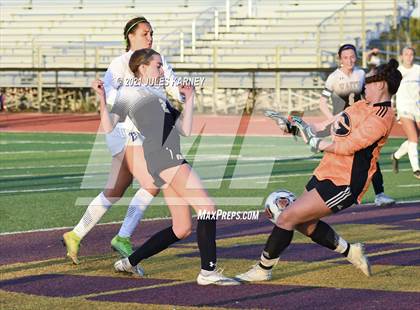 Thumbnail 1 in Faith Lutheran vs Bishop Gorman photogallery.